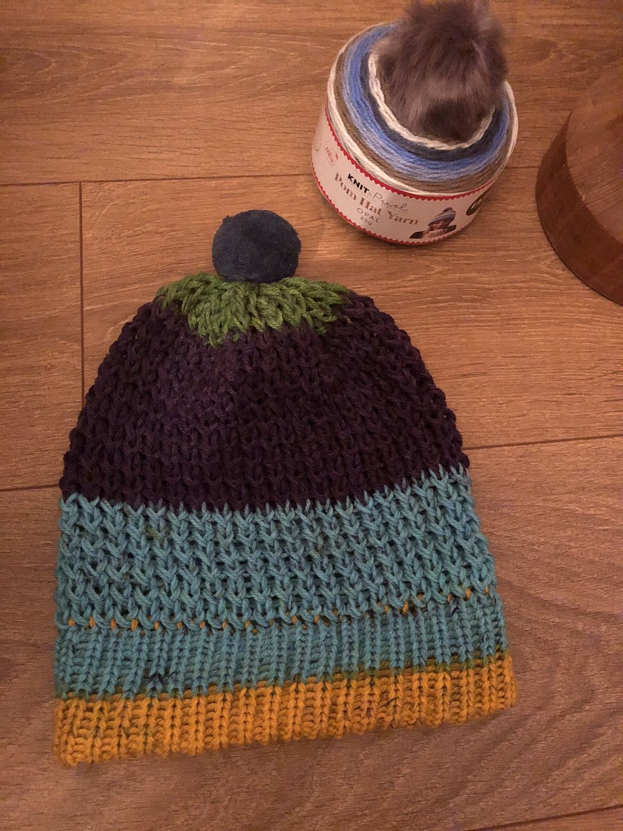 lisaj1326's tweet photo. #aldi love the hat I made with ALDI Pom Pom set xxx https://t.co/bjUE68wNKd