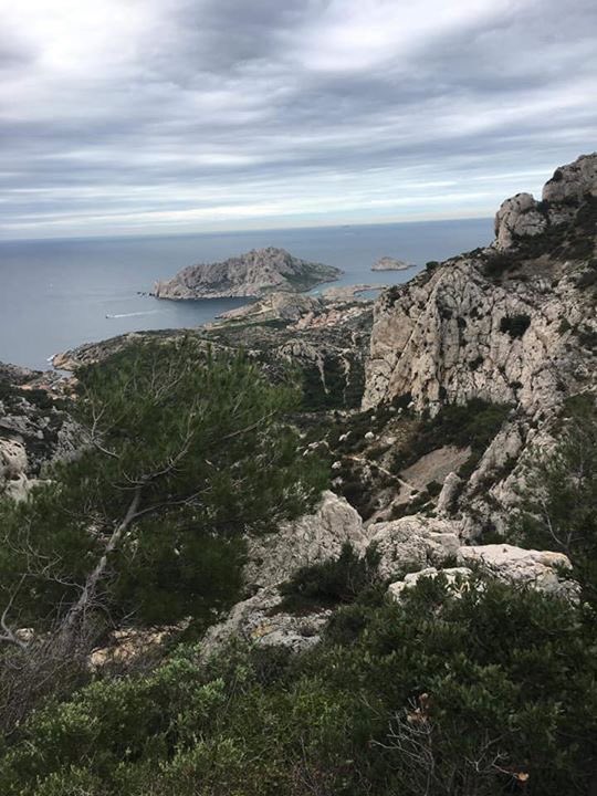 [Régate InterCentrales ⛵️]
Ce week-end a eu lieu la RIC ! De superbes conditions pour la navigation samedi et dimanche ! 🌊 Et une randonnée sportive aux calanques lundi ⛰ Résultats :
🥇Nantes 
🥈Lille
🥉Paris
 4 -Centrale Marseille 1
 5 -Centrale Lyon
 6 -Centrale Marseille 2