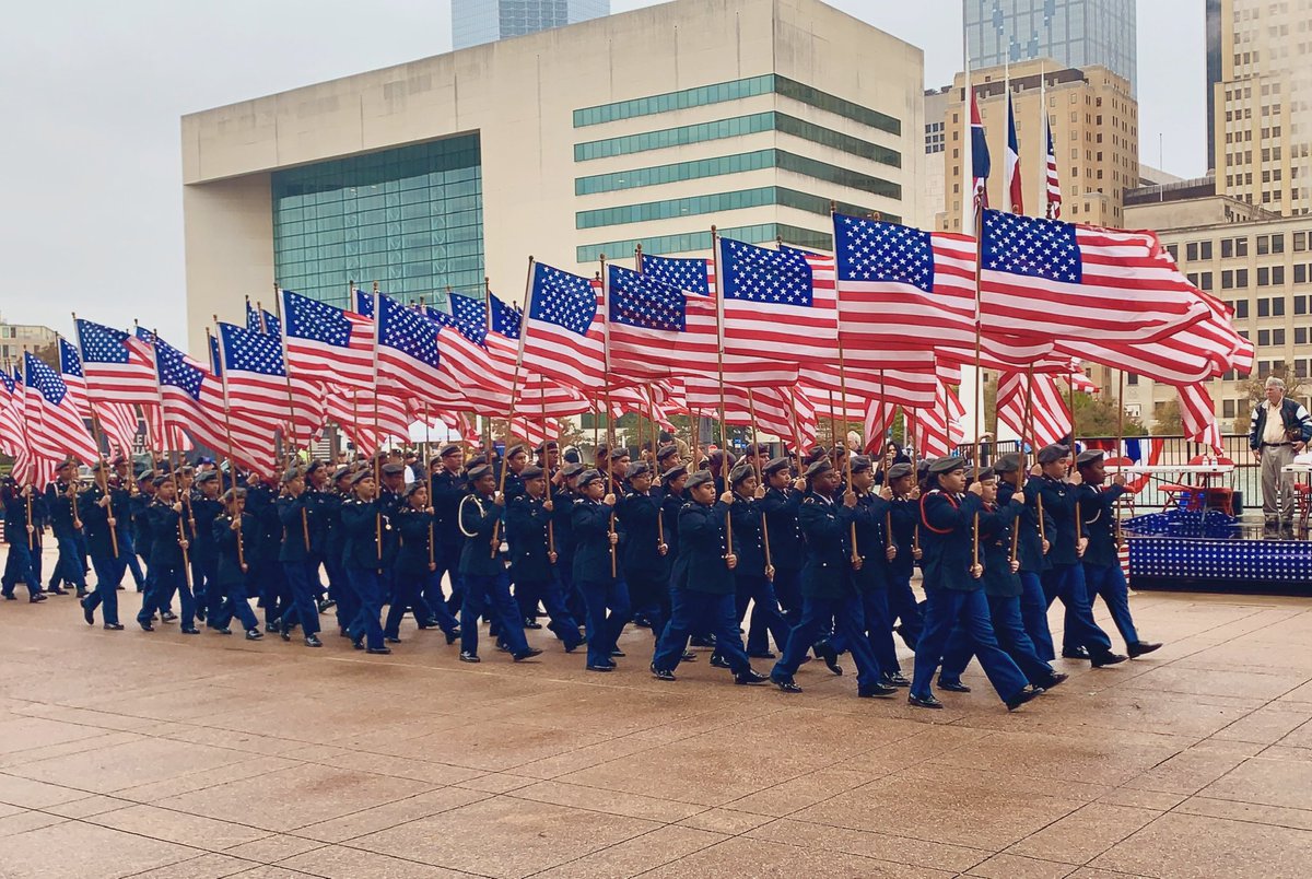 CityOfDallas's tweet image. First responders, veteran employees and more are participating in the Greater Dallas Veterans Day Parade! We are proud to honor all who have served.