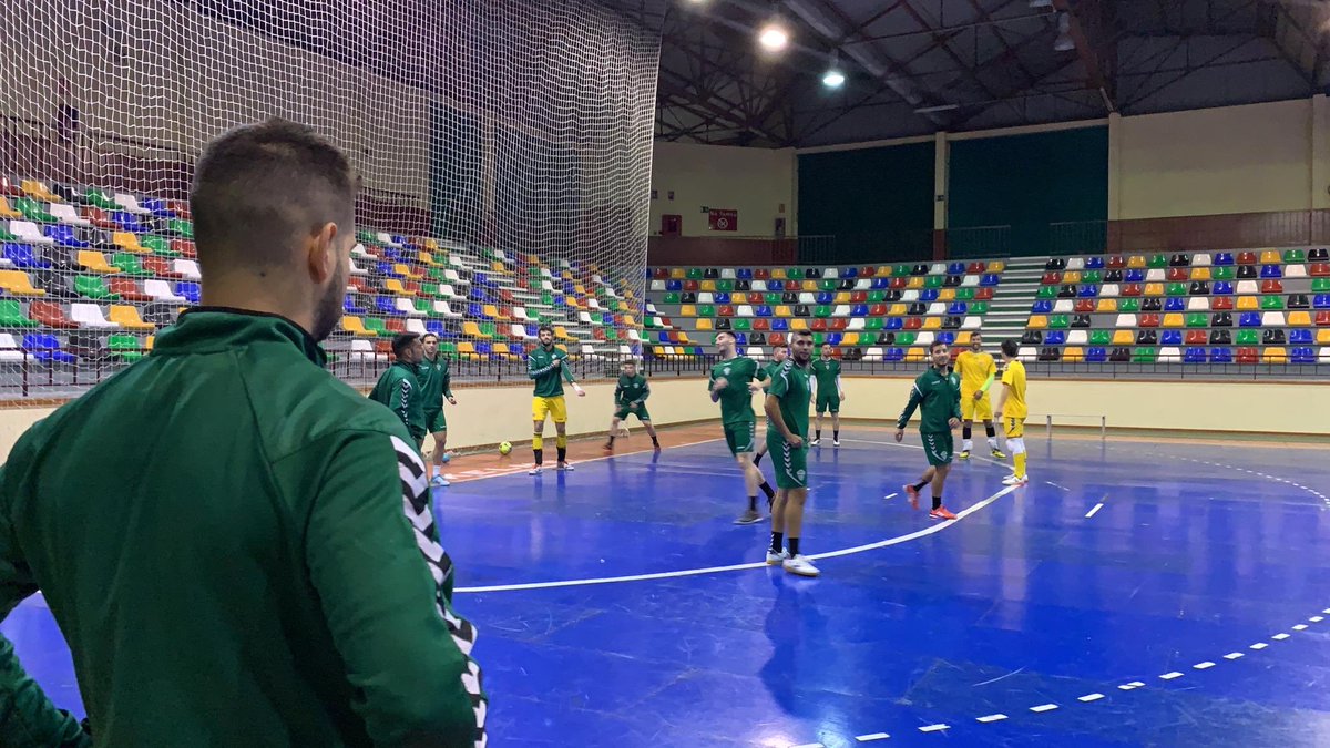 🏃‍♂️🏋🏻‍♂️ ➡️ Primer entrenamiento de la semana, comenzamos a preparar el partido del miércoles... ¡Debutamos en 🏆Copa frente a <a href="/FutsalIbi/">Futsal Ibi</a>!

#CopadelRey