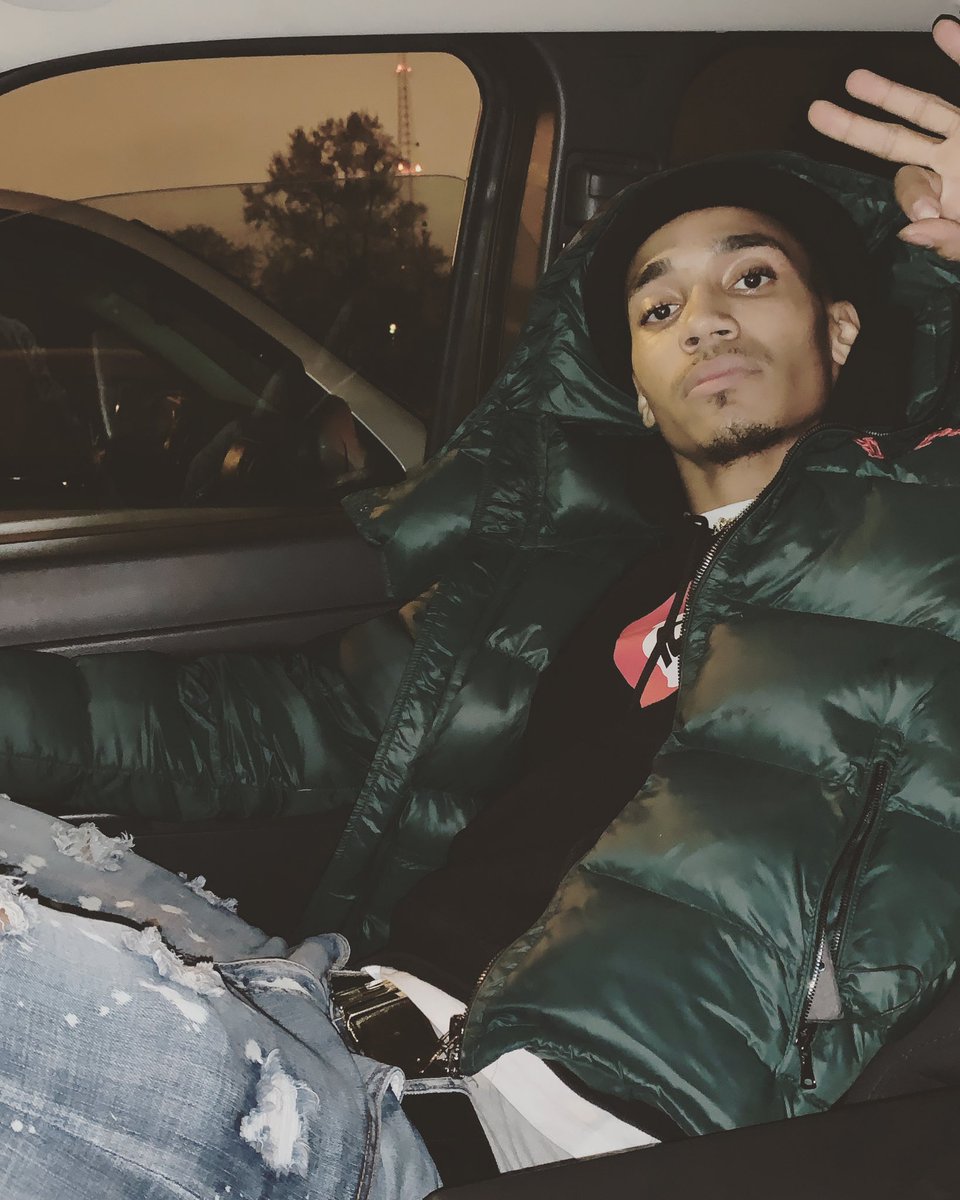 _chekkmate's tweet photo. All that fake love stay away from me 🖤 #FreedaOG #LLO🕊 https://t.co/Hz4OtmSIxE