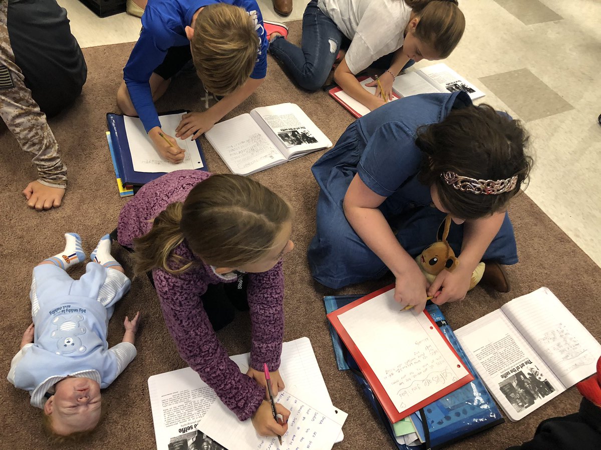 We’re using our boxes and bullets notes for text structure to summarize our nonfiction articles. #onerce #gofourthrce