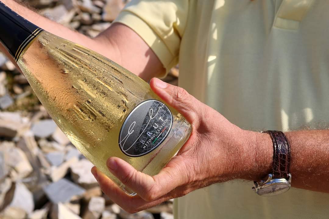 Avete provato il nostro #Eli spumante?
#lautin #autin #wine #vino