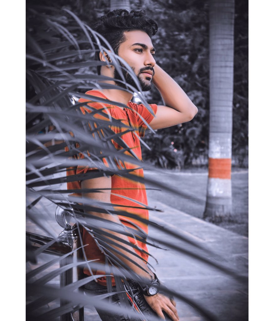 itz_observer_'s tweet photo. Kamill Ki Talash Me Hain ,
Amal se khali Log ❤️😊🍁
#poser🔥❤
#shooton📷❤ https://t.co/bcYyJDqYJo