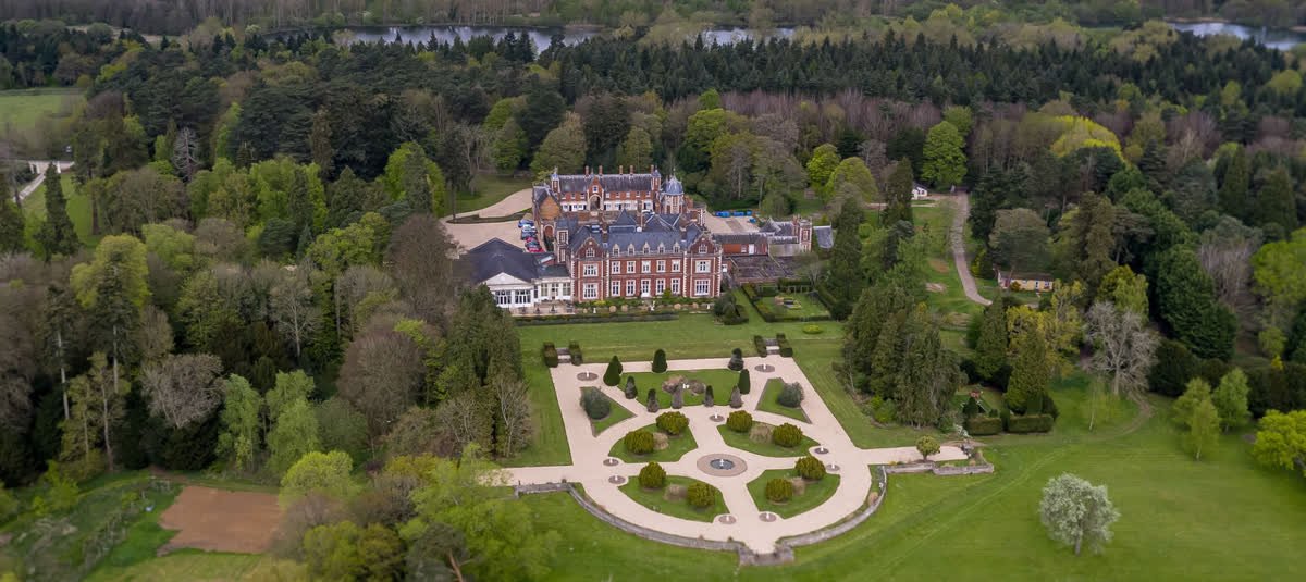 CWM_YEAW's tweet photo. Join @CountyWedEventt at @LynfordHall #weddingshow on Sunday the 12th January, doors will be open from 11am  to 3pm.

Pre-register here to save time on the day https://t.co/s7AsGkWdlC

See you there! 😀 https://t.co/hrBMIw8dUg