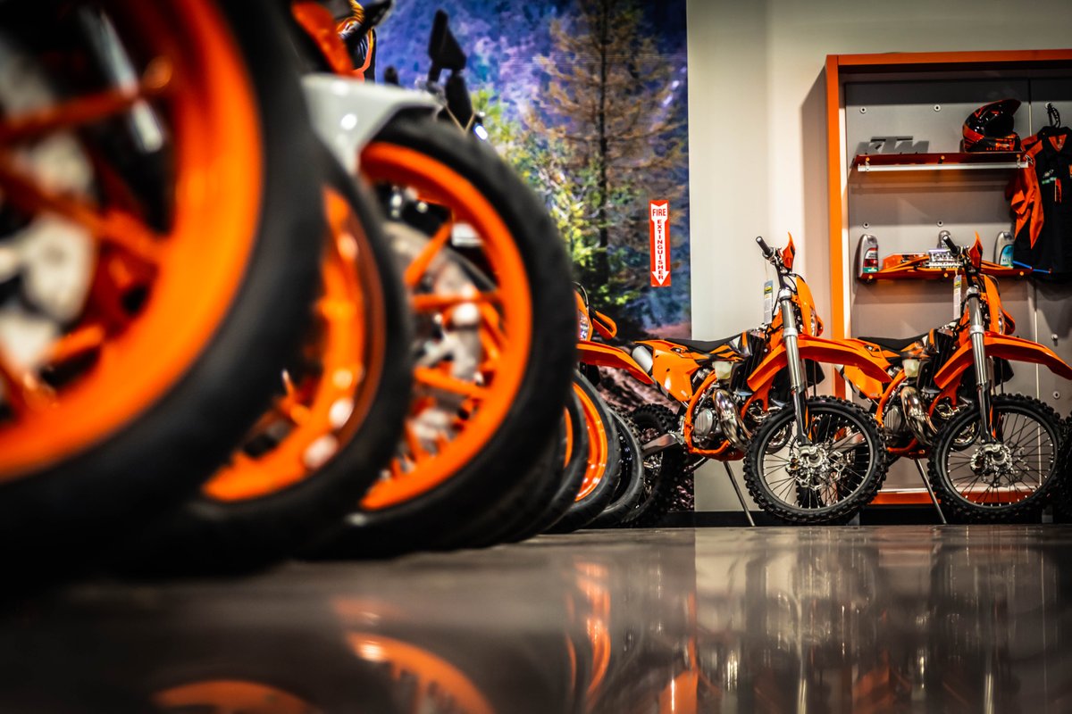 only1mountain's tweet photo. Hubba hubba @KTMUSA

https://t.co/ktsCuo2JlC https://t.co/VvGMF9gg3K