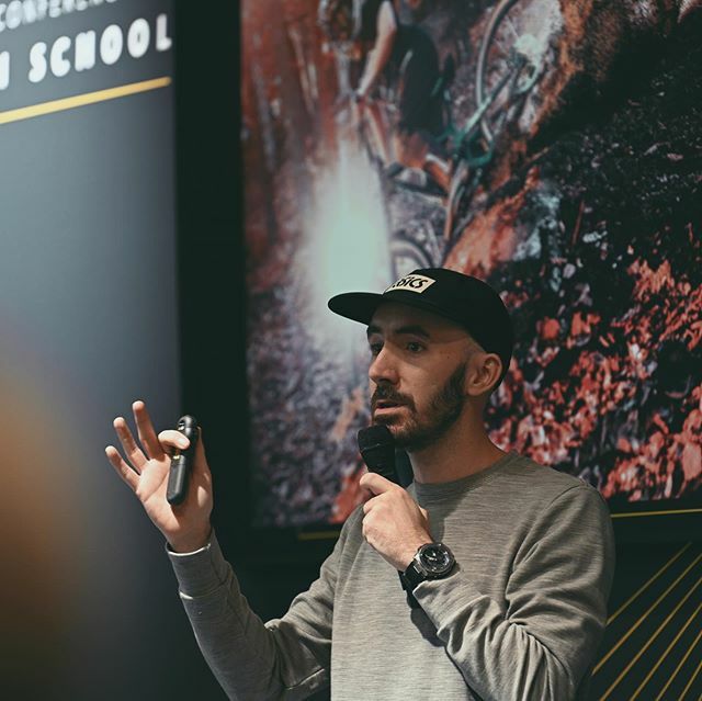 NikonFR's tweet photo. Salon de la Photo 2019
📷 @alexandredino 
_
#nikon #nikonfr #teamnikon #salondelaphoto #sdlp #sdlp2019 #photo #photographie #studionikon https://t.co/UI9rL9QAEY https://t.co/Xt9qnq7VtH