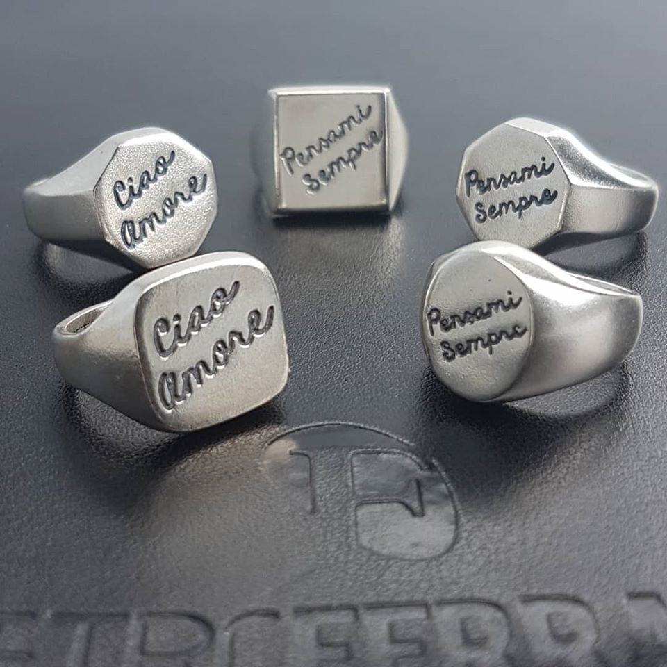 Un anello 100% handamade nickel free e ipoallergenico.
Scopri di più su saleni.it #gioielli #gioielliitaliani #argento925 #gioielliargento925 #madeinitaly #milano #gioielleria #shopping #regali #ideeregalo #ideeregalonatale #natale #regaliperlei #regaliperlui #love