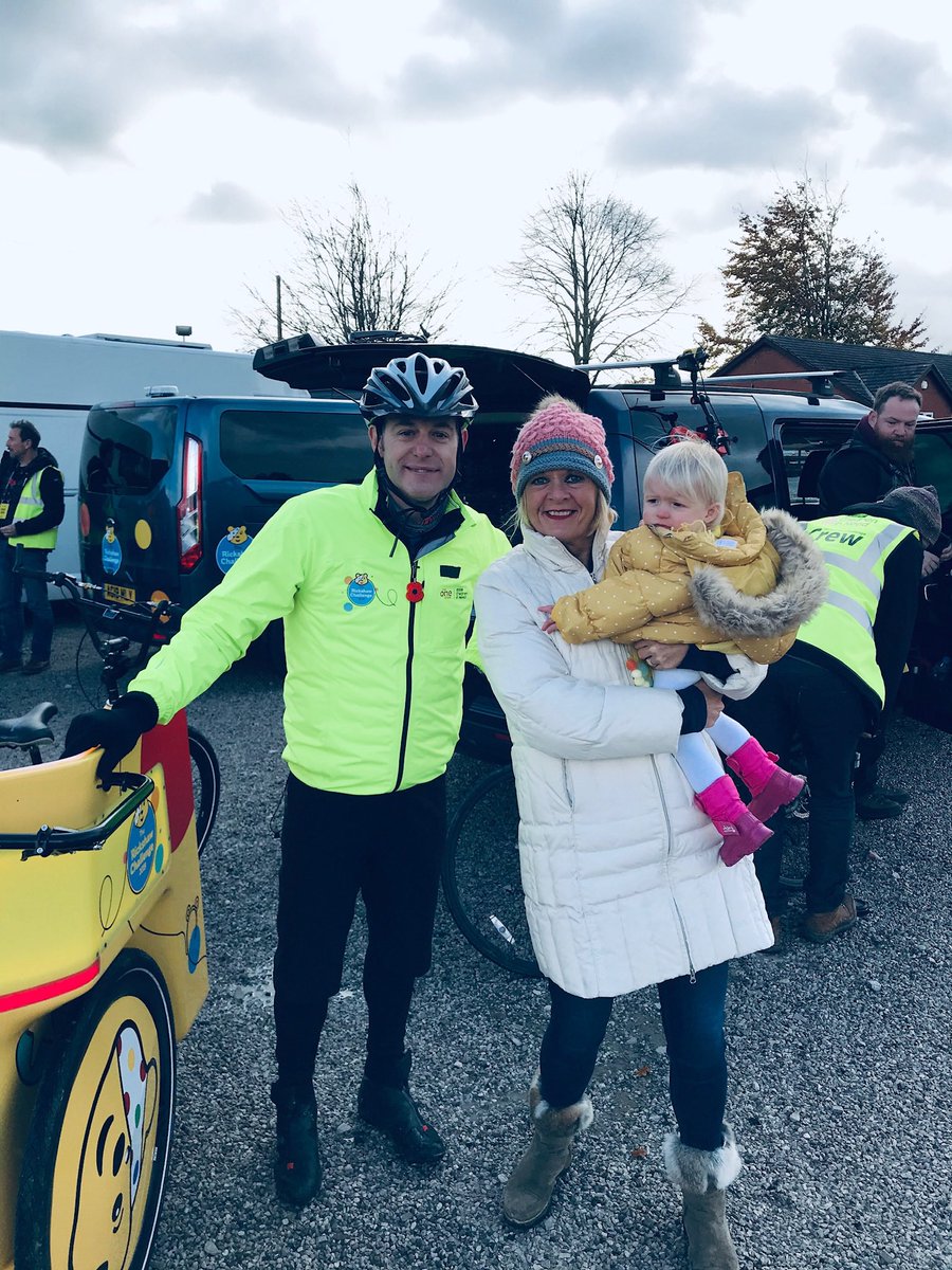 aedward4's tweet photo. Our gorgeous daughter Isla supporting the #RickshawChallenge at @BangorRaces https://t.co/8W6HqJjs2g