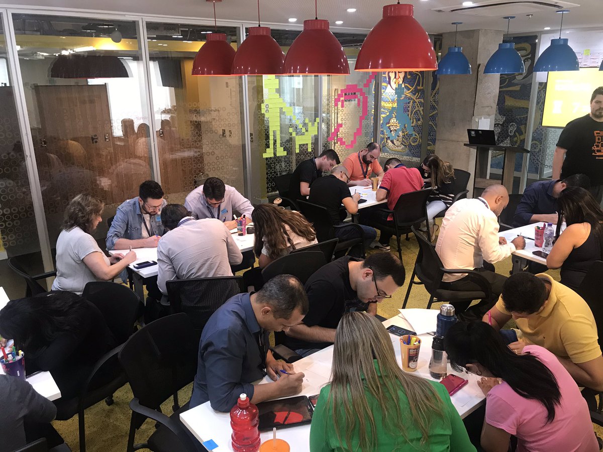 UXLabSP's tweet image. Ta rolando! Workshop de ideação para o projeto sobre a LGPD. #UXLabDays #DesignThinking