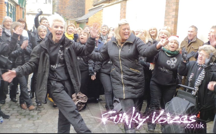 <a href="/FunkyVoices/">Funky Voices</a>  choir and <a href="/missgemcollins/">Gemma Collins</a> <a href="/BBCSounds/">BBC Sounds</a>  Christmas Choir....what a combination.  #xmascheer  #havinABlast