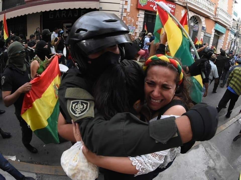 claudiahgomezs's tweet photo. @LoQueSigue_ 🙄 No somos Bots, somos bolivianos que queremos que la gente del exterior sepa LA VERDAD, #FraudeElectoralBolivia #BoliviaNoHayGolpe https://t.co/4TjUWCPICt