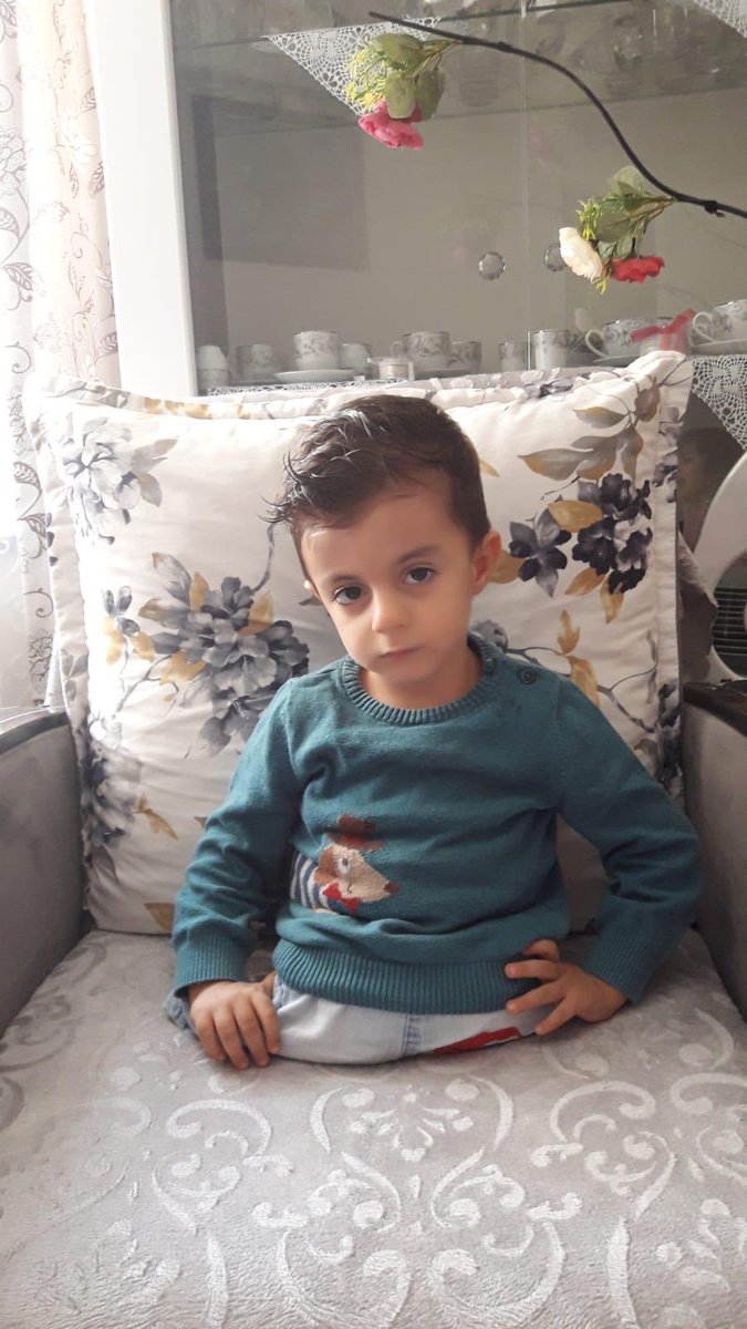 Heyyooooo 💕💕💕💕💕
Ankara’dan A.E abimiz ulaştı bize..
“Biraz kilom var uçağa binmeyeyim sen bana Neşet Ertaş’tan bir türkü söyle telefonda yeter bana” dedi.
Vallahi söyledim. ❤️❤️❤️❤️
Muhammed artık yürüyecek..