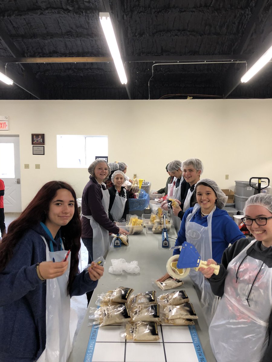JenMeitler's tweet photo. Feeding the hungry @ Numana - way to go ACMS helpers. #ACExploday2019 and @ACMSRedesign https://t.co/Gz8jd9GBhc