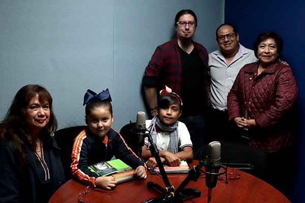 ChiquitasLetras's tweet image. #Hoy no se pierdan el #Episodiochiqutio de #LetrasChiquitas a través de las frecuencias de @DRTVUASLP 88.FM #SLP y 91.9FM #Matehuala  y en #Spotify  spoti.fi/2qGxuus 

Nos acompañaron nuestros amigos de @grupoletrasviv1  para celebrar a grandes escritores