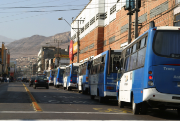 MTTAntofagasta's tweet photo. ⚠️#TransporteInforma⚠️ En reunión sostenida entre La SeremiTT @P_GarciaBa con #Adutax aseguran a la comunidad que #TransAntofagasta cumplirá con el servicio en las 13 líneas con normalidad mañana martes 12 de noviembre, siempre resguardando la seguridad de choferes y pasajeros. https://t.co/ZEzYlUZi6s