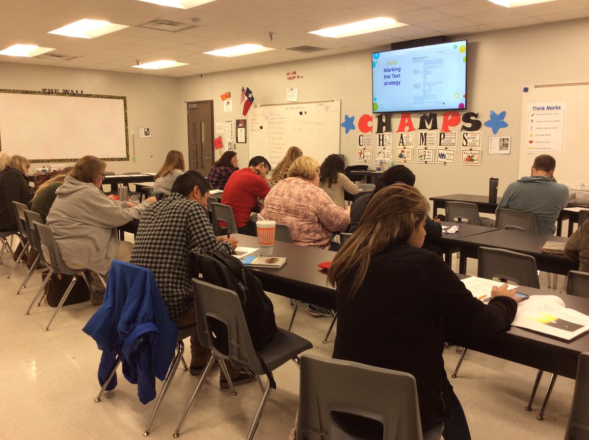 MedlockHeather's tweet photo. Our largest group yet (I π u, @kmworley24 π), #markingthetext to utilize @AVIDGISD strategies for meaningful #sciencenotebooking to #improveliteracy. π π π§ͺ βοΈ β
βοΈ β€οΈ @Mlluna13 https://t.co/QAdixLHOC5