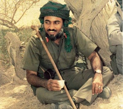 ما بين الصورتين حكايات خالدة و عمر انقضى في البناء والإصلاح والتعمير و النهوض بالعماني وتنمية قدراته وتعزيز كفاءته وفعاليته.
نسأل الله العلي القدير ان يحفظ سلطاننا و يمده بالصحة و العافية و العمر المديد 
 #نوفمبر_المجيد 🇴🇲
#نوفمبر_وطن_وقائد_عظيم
#عظماء
#موطني_يا_خير_الأوطان