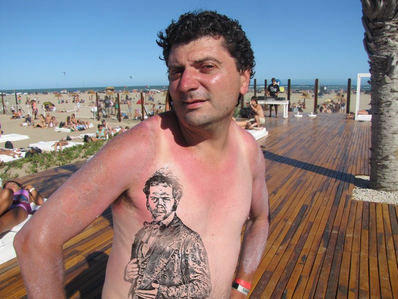 #Tatuaje un <a href="/matiasmartin/">Маtias Martin</a> de 1800 <a href="/bastatodo/">bonustrackmetro</a> <a href="/rafadominico/">Jorge Rafael Aguete</a>