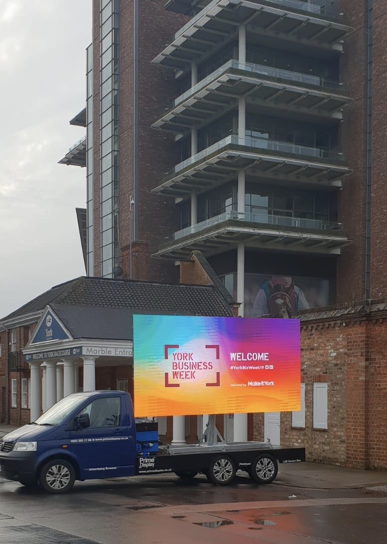 DigivansNorth's tweet photo. Proud to be working with @MakeItYork today as our #Digivan welcomed guests to #YorkBizWeek19 ✅ https://t.co/YCxAWwS1oI