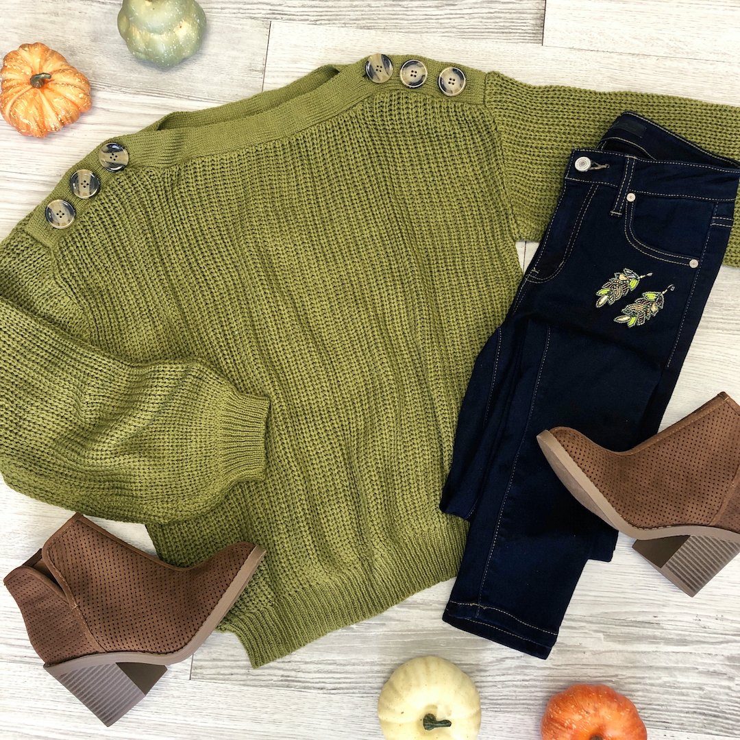 asherkatestyle's tweet photo. Our pick of the patch today: Nessa in moss green🌿✨This sweater is so cozy &amp; we love this unique color! #fallfashion #styleinspo #asherkate https://t.co/PxBNPDQZQI https://t.co/OoFaBxE1fm