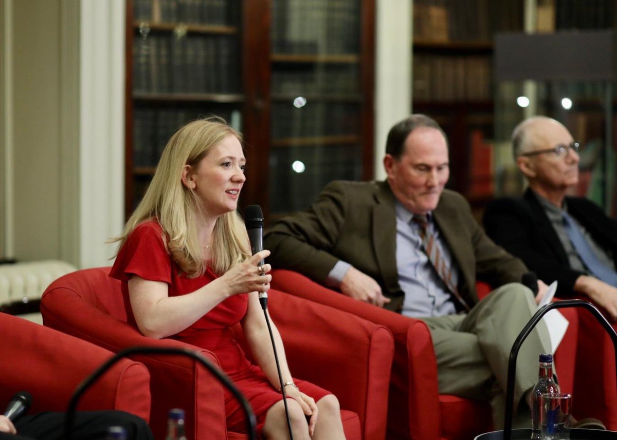 SantiagoAdvisor's tweet photo. Joining @Kaletsky in a panel discussion, we have our investment  advisory board @MarketBlondes @drdanmclaughlin, Bernard and Ronan discussing how to navigate the current investment environment and how to challenge conventional investment thinking... #ShouldersofGiants https://t.co/1n2rWlp59m