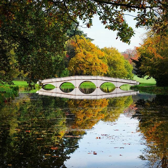 HCareyPhotog's tweet photo. Reflections on a crisp autumn day at Painshill Park, Surrey.
.
.
.
.
.
.
#painshillpark 
#painshillparksurrey 
#onefineday 
#visitsurrey 
#britishautumn 
#loves_britain 
#explore_countryside 
#reflectionphotography 
#reflectiongrams 
#bridgesofinstagram … https://t.co/lRVmw3UKjw https://t.co/H5XxAHjiA6