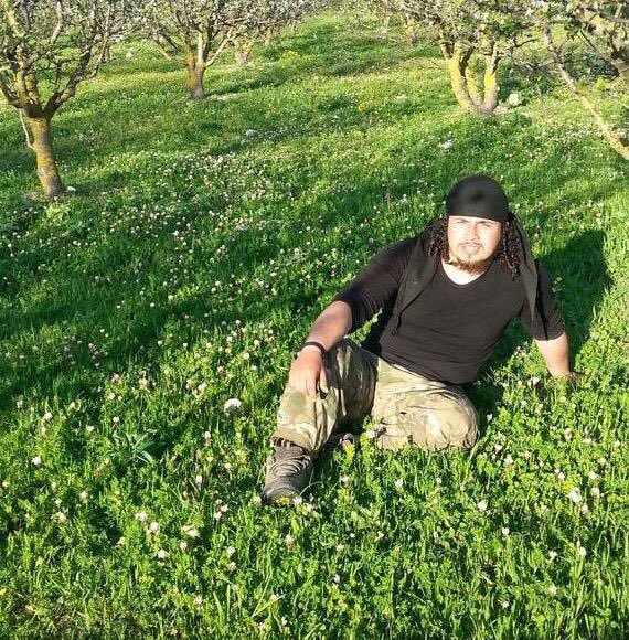 AbouTeilleDevin's tweet photo. « L' amour est dans la charia »  vient de débutés sur @KatNarvTV avec le célèbre abou al paysani #LamourEstDansLePre #KatibaDesNarvalos #ADP2019 #ADP https://t.co/cuD9I4JFyN