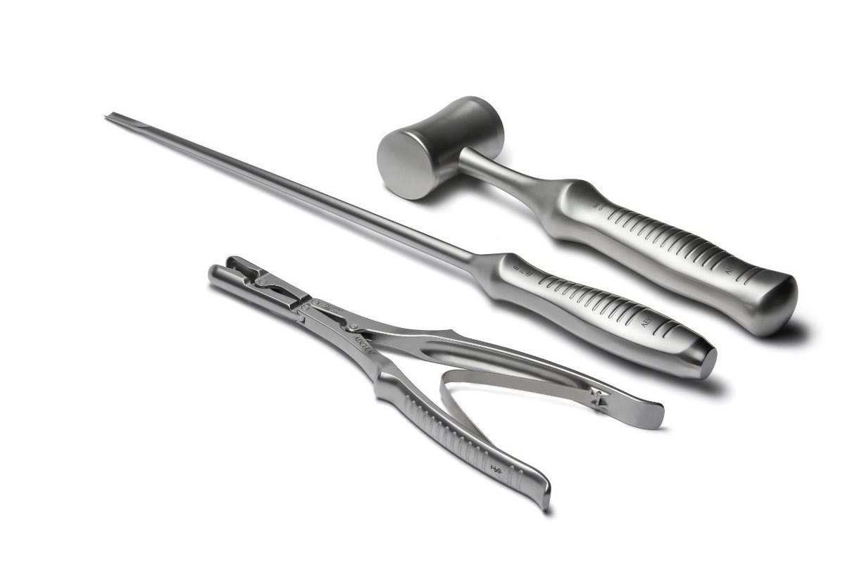 Aesculap_PS's tweet photo. Wat een innovatie! Binnenkort verkrijgbaar in Nederland.
#Orthopedie  #innovatie #SQline #Aesculap #reinigbaarheid #CSA https://t.co/L7tERJxr9G