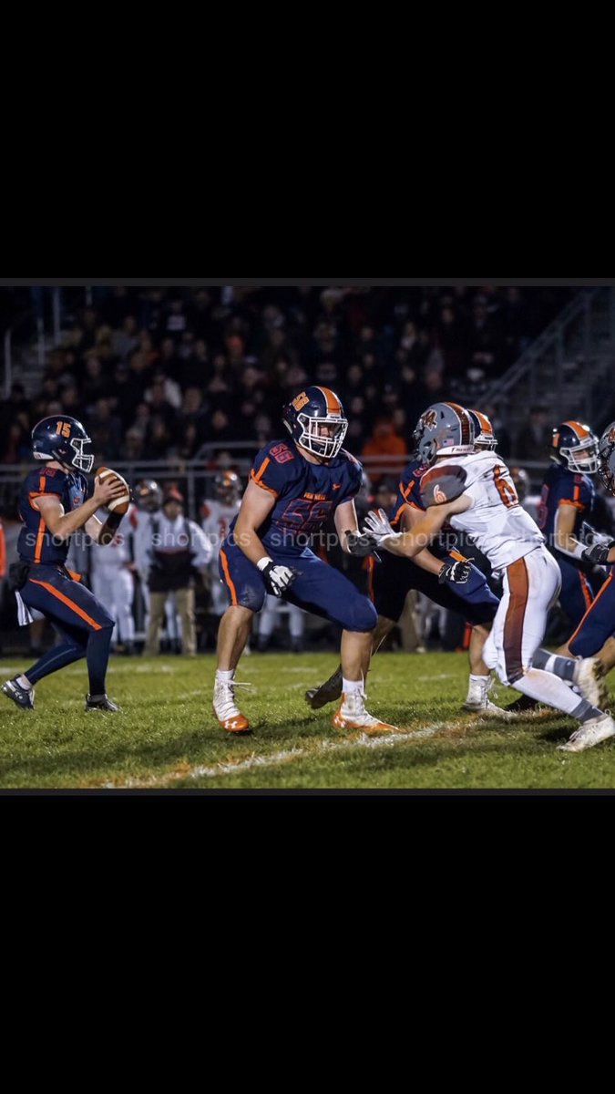 aidan_tweedy's tweet photo. Thank you to the seniors and coaching staff for making my junior year of football absolutely incredible. Special thanks to @64sutrain @OttoHess1 @Carter_0616 and @TroyWarner66 for everything you guys have done for me. Can’t wait for next year. https://t.co/ASNhAfP5Tx