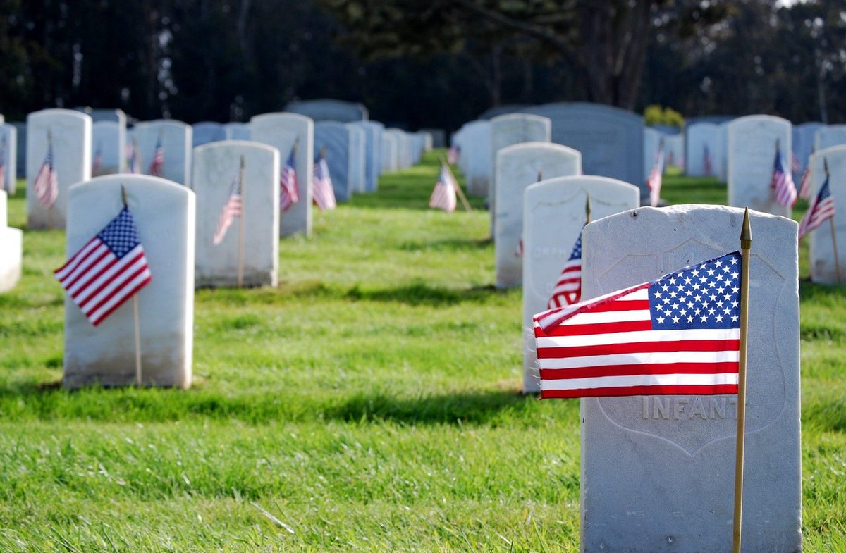 SWAutoGroup's tweet photo. On this Veteran's Day, we give thanks to our veterans and to those who laid down their lives to defend our country and our freedom. We salute you this day and every day. Thank you for your service. https://t.co/fTzrXFGEiP
