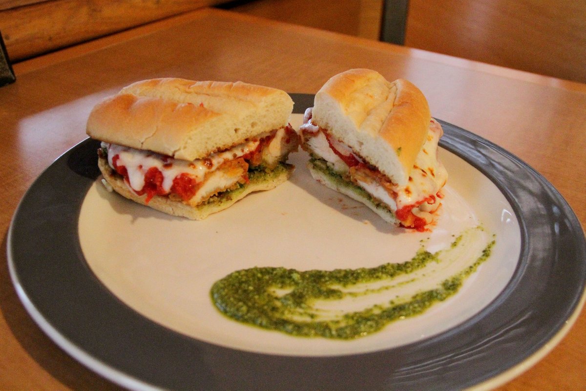 KUdining's tweet photo. This week's special at Impromptu Café is a chicken parmesan sandwich with fries. Open from 11am-2pm, located on Level 3 of the KU Memorial Union.😋
.
.
#KUDining #ImpromptuCafe https://t.co/9pL8VKk4qx