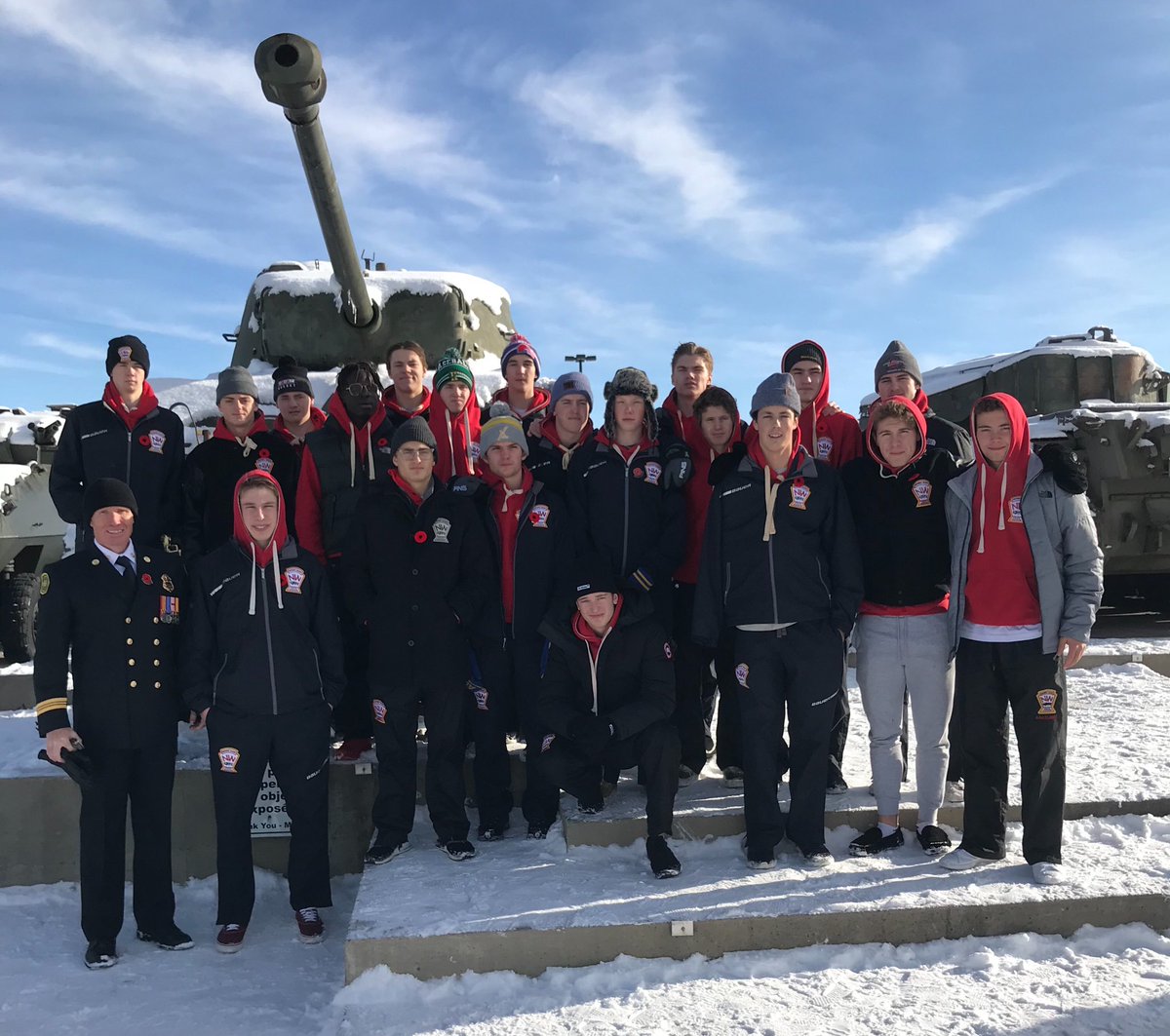 Chilly morning but it’s a small sacrifice in order to pay your respects and remember #RemembranceDay2019 #YYCMilitaryMuseum #Flamesfamily 🔥