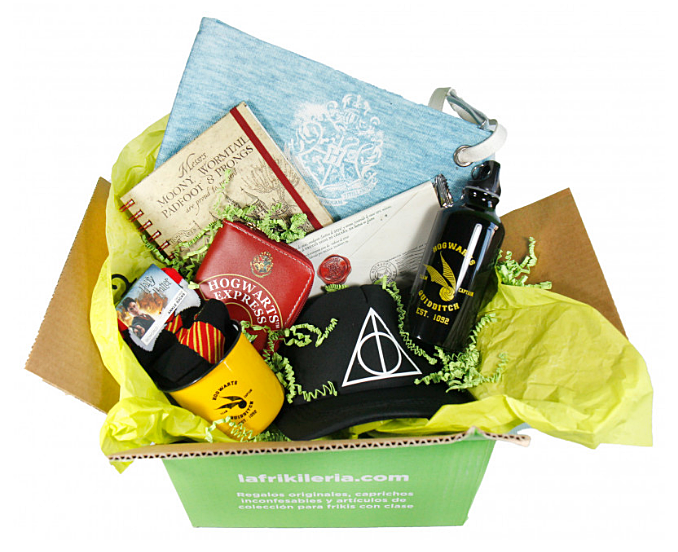 Hogwartssite's tweet photo. ¡Sorteamos una caja sorpresa Harry Potter Wizarding edition! ⚡️

Para participar:
-Haz RT
-Sígueme a mí y a @HawkersCo 

El sorteo es internacional y finaliza el 18 de Noviembre https://t.co/EPihoIuEur