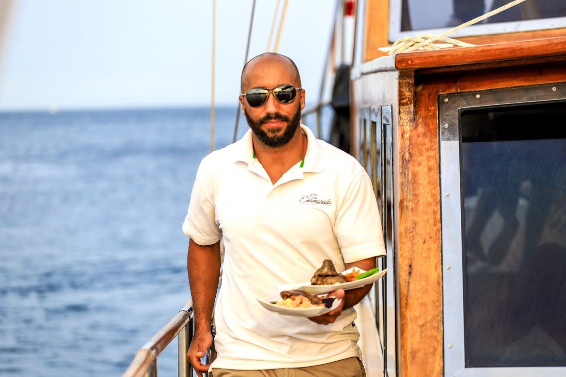 Our crew is here to take care of everything 🤩 #TuEnamoradoYacht 

#LosCabos #vacation #sunset