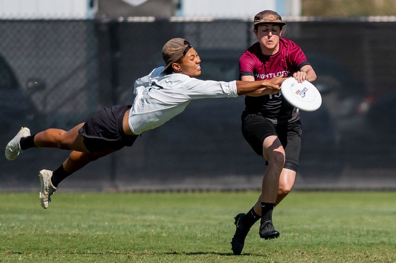 Ultiworld's tweet photo. 2019 Women's Club Defensive Player Of The Year, Presented by @TokayUltimate --> https://t.co/V1jkHW84oh [Photos by @UltiPhotos] https://t.co/iB9V4DDP56