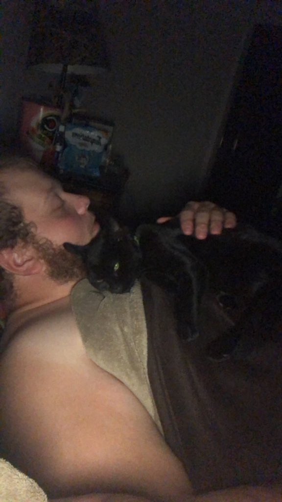 lizzy_vanhorn's tweet photo. i’m excited that i finally got a pet, but i’m more excited that christopher is loving the cat more💙 https://t.co/TVxogpEKg7