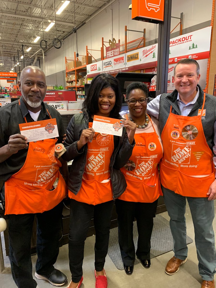 Congrats Vanessia- Online Sat performance 
Howard-  D26 product knowledge and customer service on your exec awards. Appreciate all you guys do to drive the business! #1274#KEEPourOrangePromise