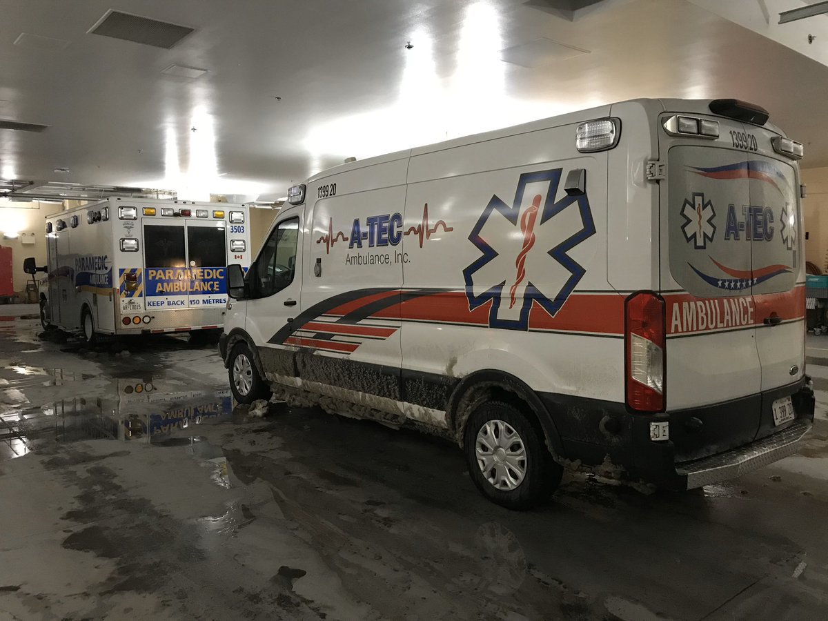 Opseulocal303's tweet image. we just had a crew from #Chicago show up at RVH on a repatriation transfer. it was supposed to take them 7.5hrs &amp;amp; it took them 15hrs through snowstorms the whole way! We wish them safe travels home &amp;amp; hope they are going to get a decent nights sleep before they head back #h&amp;amp;s