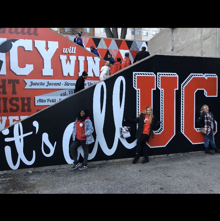 court_munn's tweet photo. I had a wonderful weekend. π€ #Bearcats #uchc19 #Cincinnati https://t.co/iy0UDsjuZe
