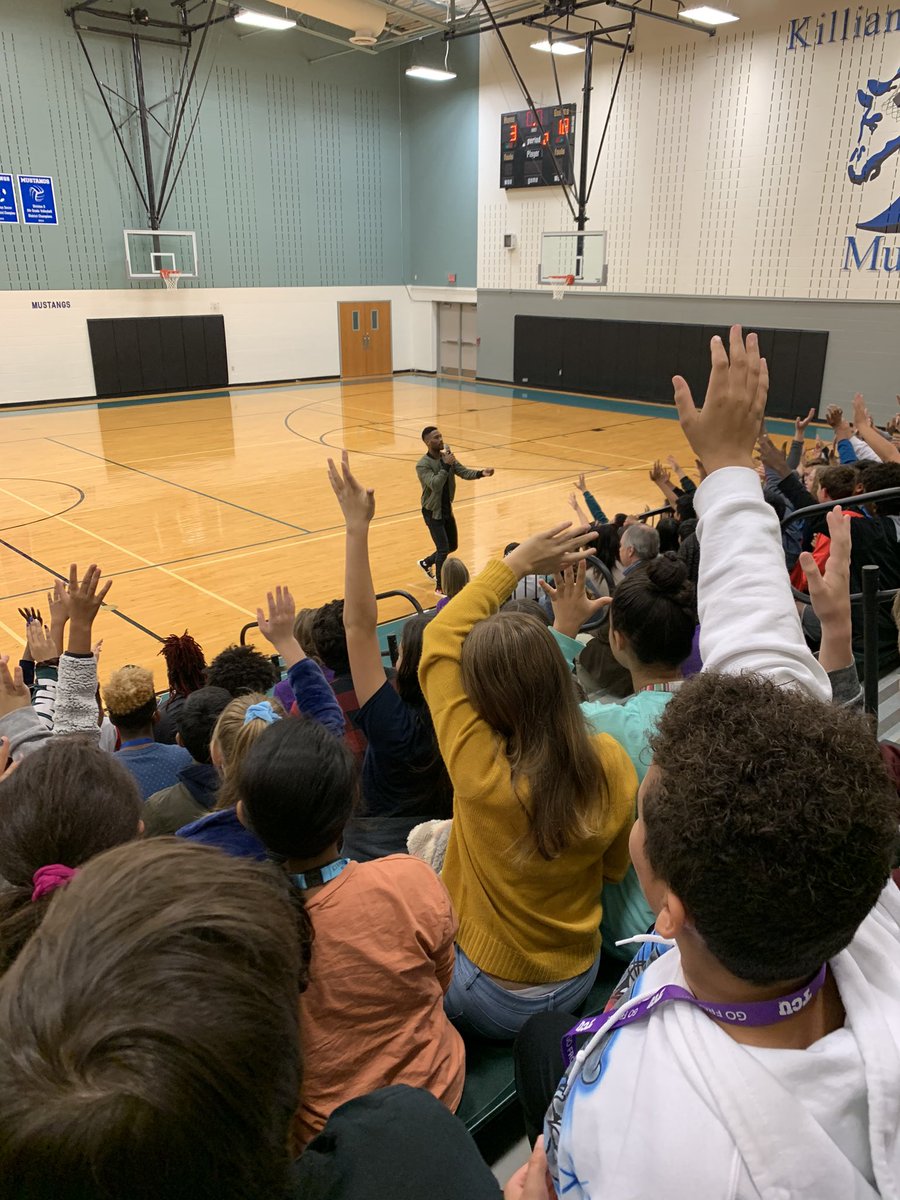 WillinghamKMS's tweet photo. Loved having @RickyRandle with @careacter come and speak to the kids today. They were all dying to get their hands on that $100 bill. @Killian_MS #killianmustangs https://t.co/COuFXlruVM
