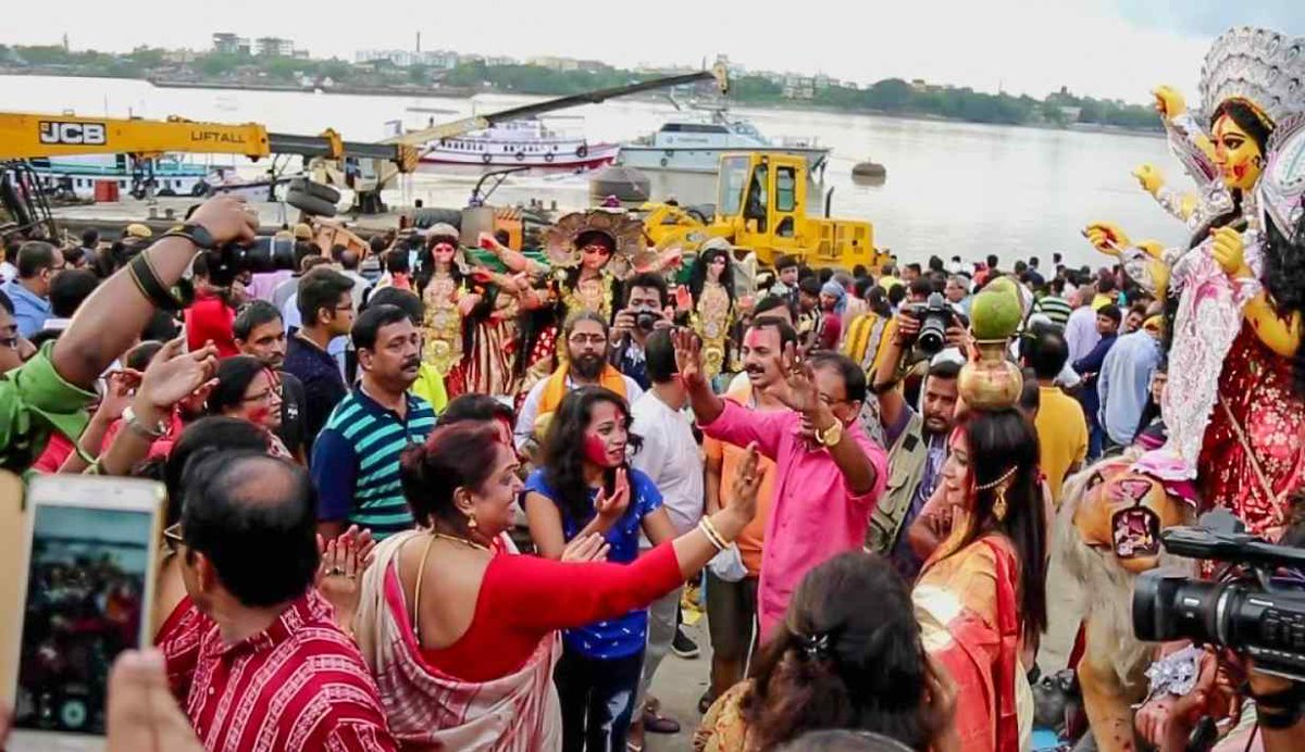 10 things to experience in Kolkata during Durga Puja
See: https://isrg.me/7CZeXR
@isrgrajan #MondayMotivation #IsrgRajan #Durga_Festival #Durga_Puja #fesivals #Kolkata