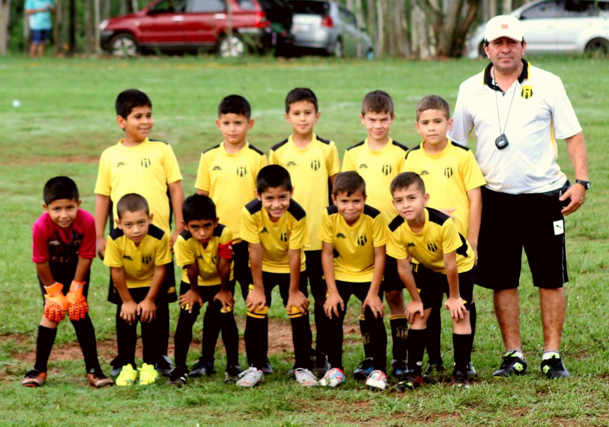 GuaraniEDF's tweet photo. ¡La Escuela Aborigen de Ypané a las Finales!
Los chicos accedieron a la final, en cuatro categorías. 👏🏼👏🏼👏🏼👏🏼
🏆 Copa Academia
🆚 Atlántida
#Cat2008: (4-2) penales
🏆 Copa Bronce Asopefu
🆚 Tayuazape
#Cat2010: 3-1
#Cat2009: 3-1
#Cat2005: 1-1
¡Felicitaciones, aborígenes! 🥳💛🖤 https://t.co/2QVmdXb43D