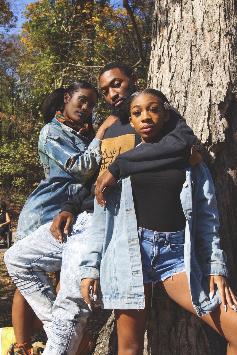 dopedenum's tweet image. Baby its cold outside
 Let this fire warm up
Denim Jackets 🧥 Denum Jeans and sweatshirts... yea I’ll take that👖👖👖🧵🧵 Come through #Fall#dopedenum@daesvisuals 

On sale now @wags_barbershop_and_hairsalon 
801 west broadway suite 101