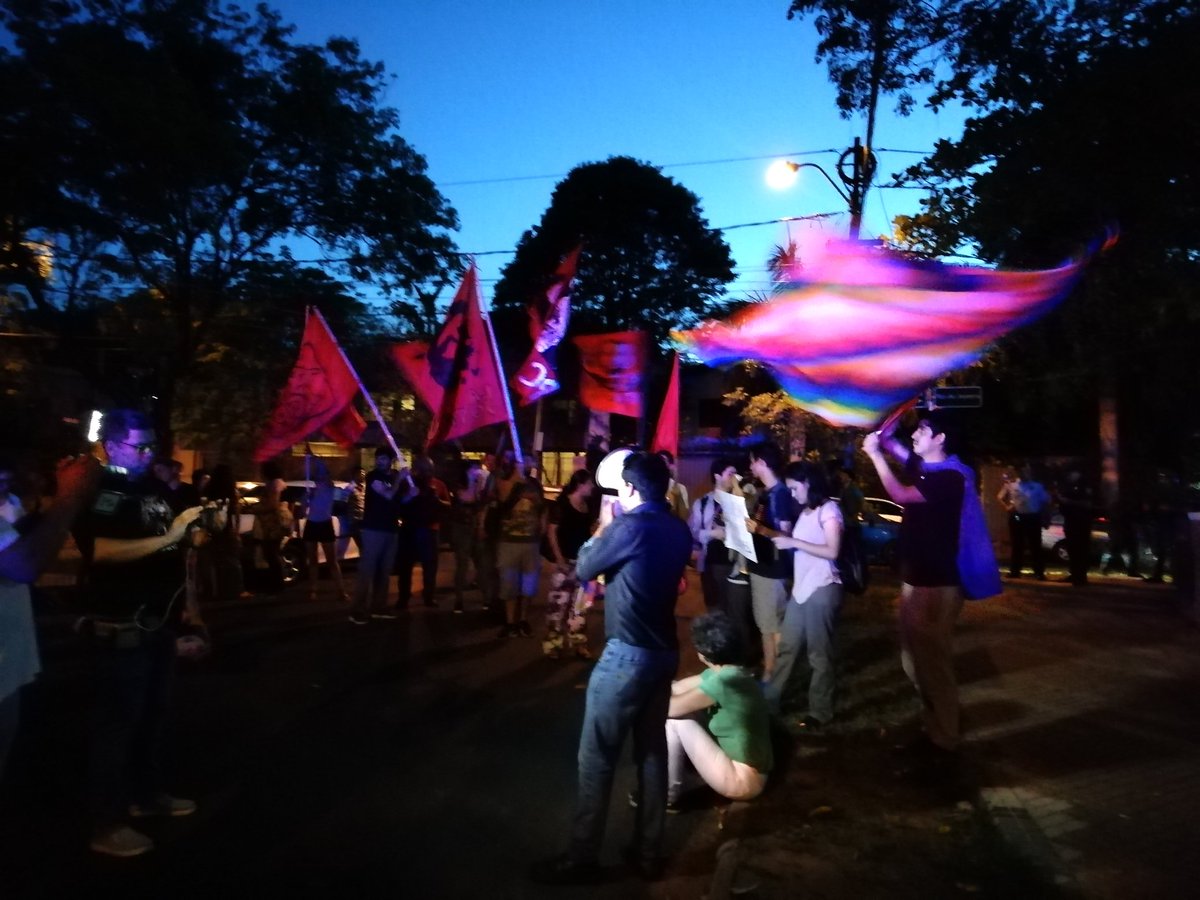 Neengatu_py's tweet image. MANIFESTACIÓN CONTRA EL GOLPE
#Ahora. En frente a la Embajada de Bolivia en Asunción , varios Movimientos, Partidos Políticos y ciudadanía en general se manifiestan en solidaridad con el pueblo boliviano y contra el golpe de Estado que derrocó a #EvoMorales.
#Bolivia