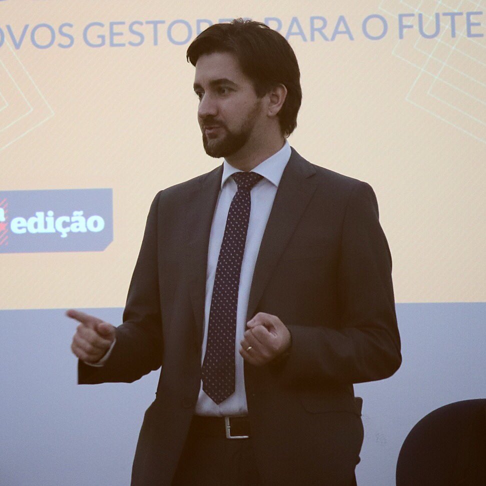 escolathe360's tweet photo. E hoje temos uma aula extra pra turma do BFC 13 com Alexandre Gidaro, que fala sobre gestão de patrocínio no futebol!
.
#cursobfc #trabalhenofutebol #marketingesportivo #mktnofutebol #escolathe360 #the360 https://t.co/G3AGTchDiW