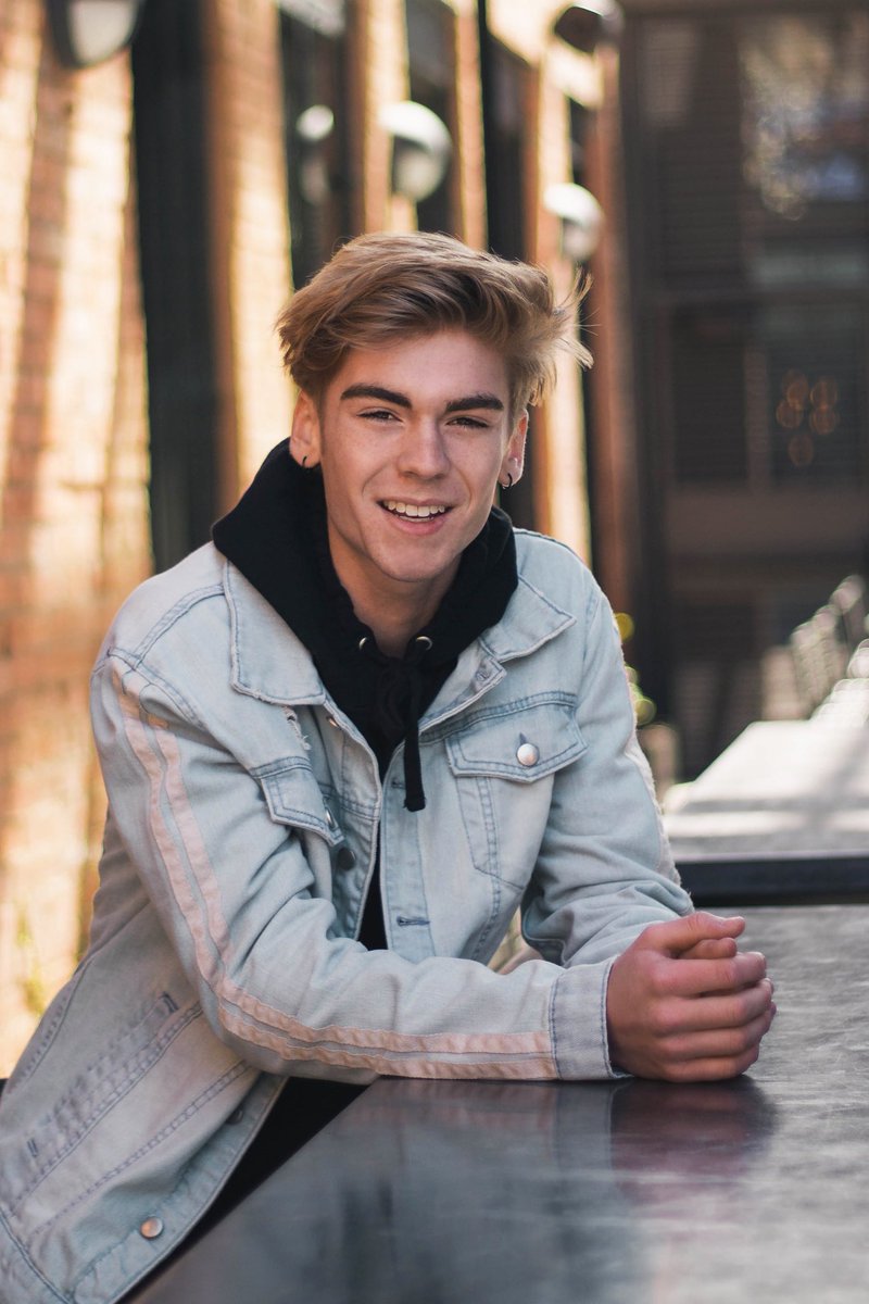 Here’s Jake Tucker representing Sigma Alpha Epsilon. Like and retweet to help Jake win❣️