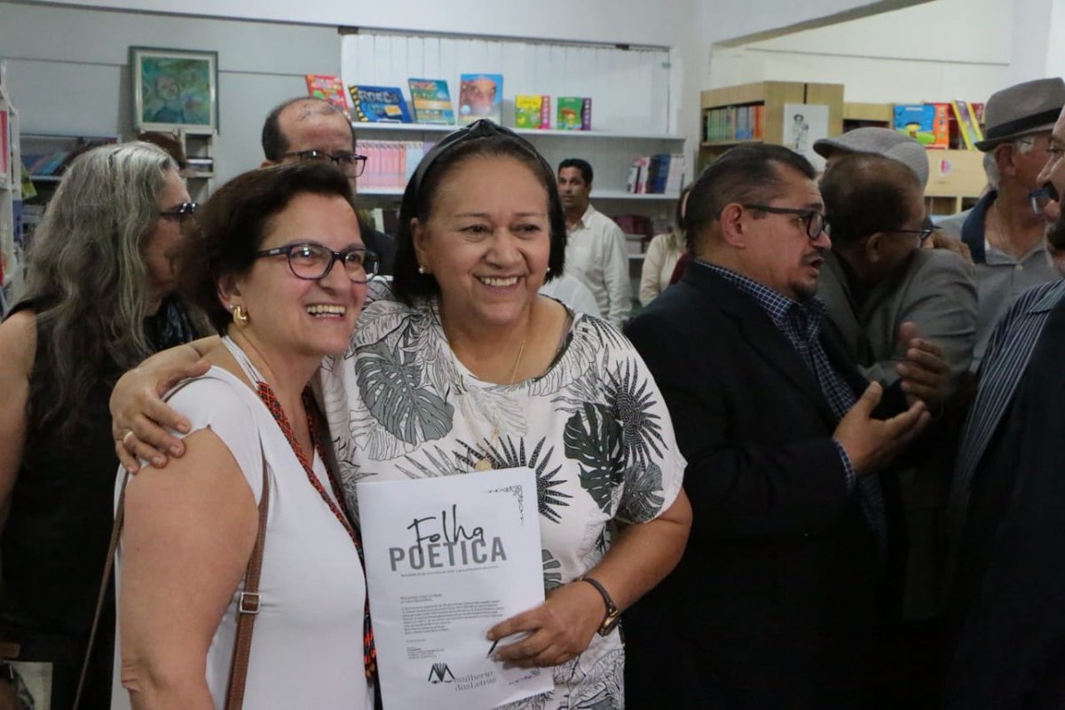 fatimabezerra's tweet photo. A livraria Manimbu, que é de rua, está localizada na Rua Açu, 666, Tirol, no local onde está instalada a gráfica pública Manimbu, por trás da sede da @FJA_RN.

E aí, quem vai visitar e incentivar a cultura do nosso estado? 🙋🏾‍♀️

#EqupeFB
Fotos: Demis Roussos https://t.co/i2K41YXi1e