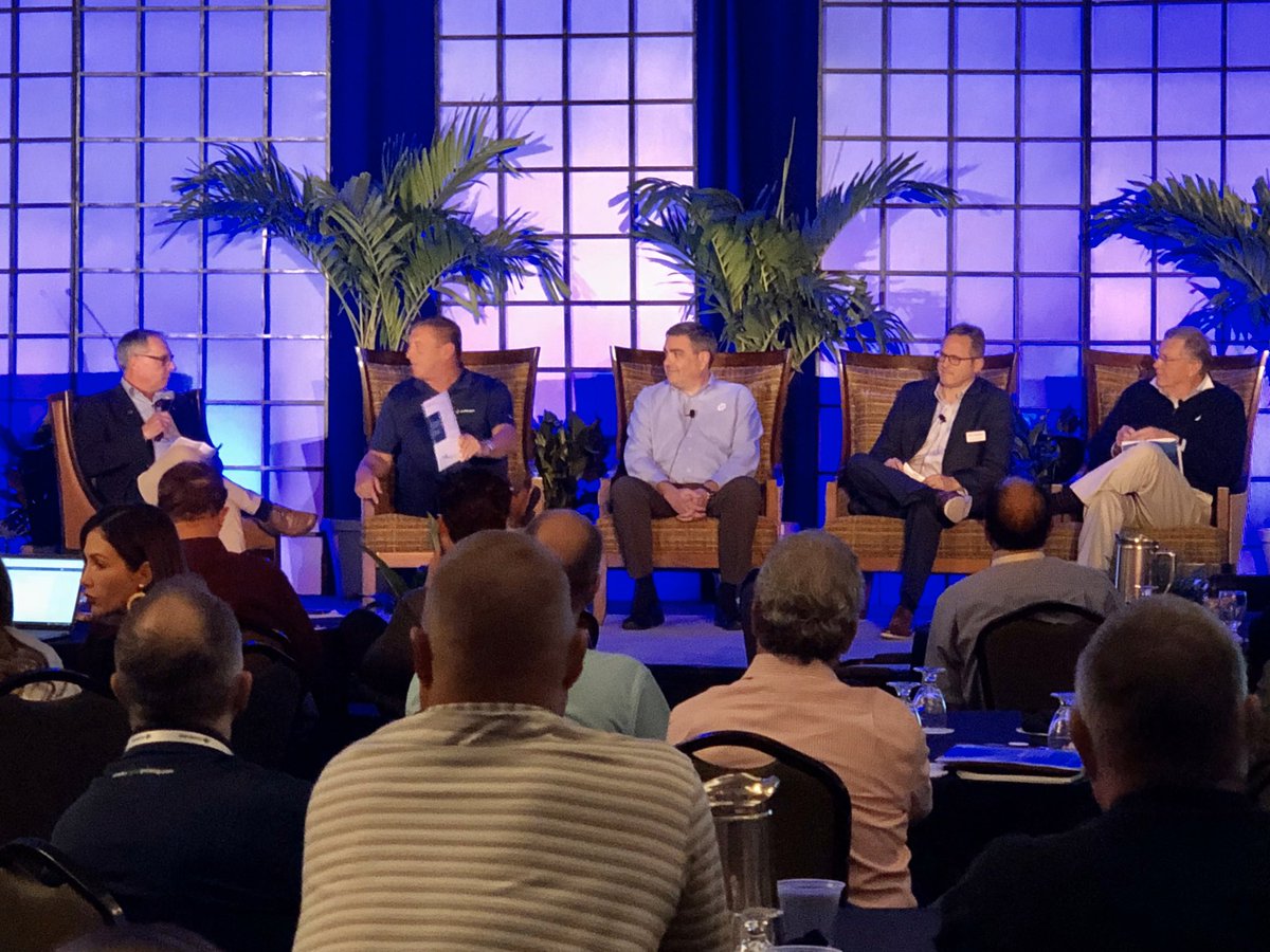 SDuccilli's tweet image. The keynote panel at #DigitalPackagingSummit on making technology decisions: “Do your due diligence. It’s your business. It’s your money.” @Domino_Digital @hpindigo @Screen_IJ_intel @Xeikon #Packaging @DigitalKevin