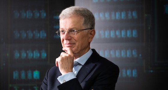 UNE STRATÉGIE PÉRENNE MALGRÉ UN CONTEXTE ÉCONOMIQUE INCERTAIN
Pour la campagne 2019-2020, Bernard Peillon, le président de #Hennessy, a souhaité officialiser la position de la Maison vis-à-vis des 1 600 partenaires viticulteurs.
bit.ly/2q2Lyym
#LePaysanVigneron